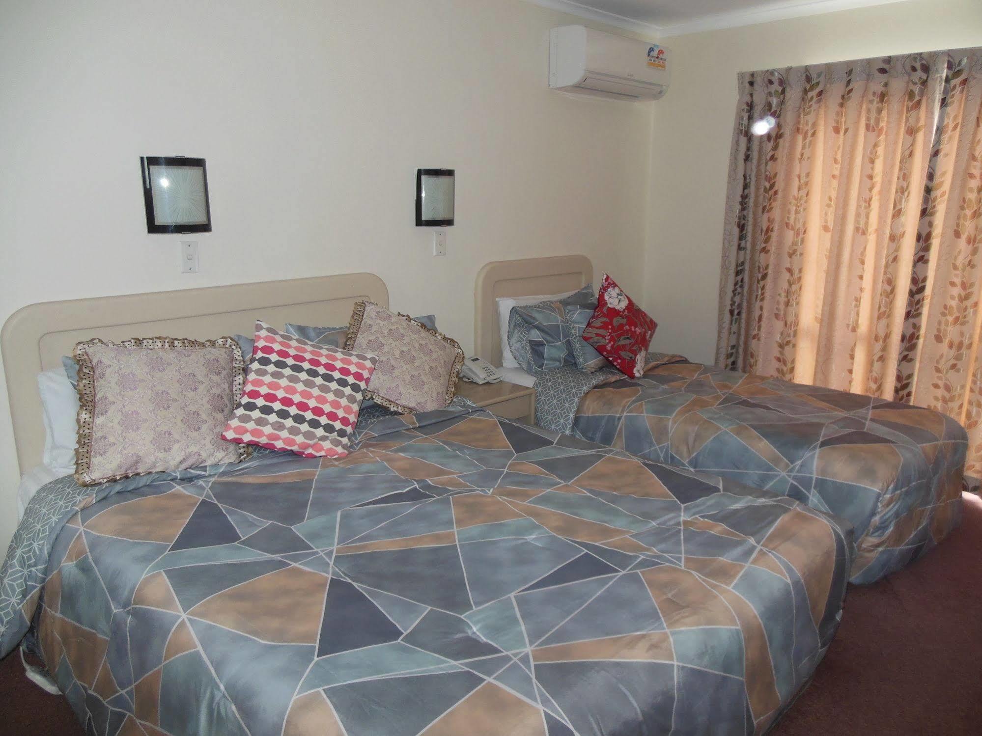 Asure Camelot Arms Motor Lodge Окленд Экстерьер фото